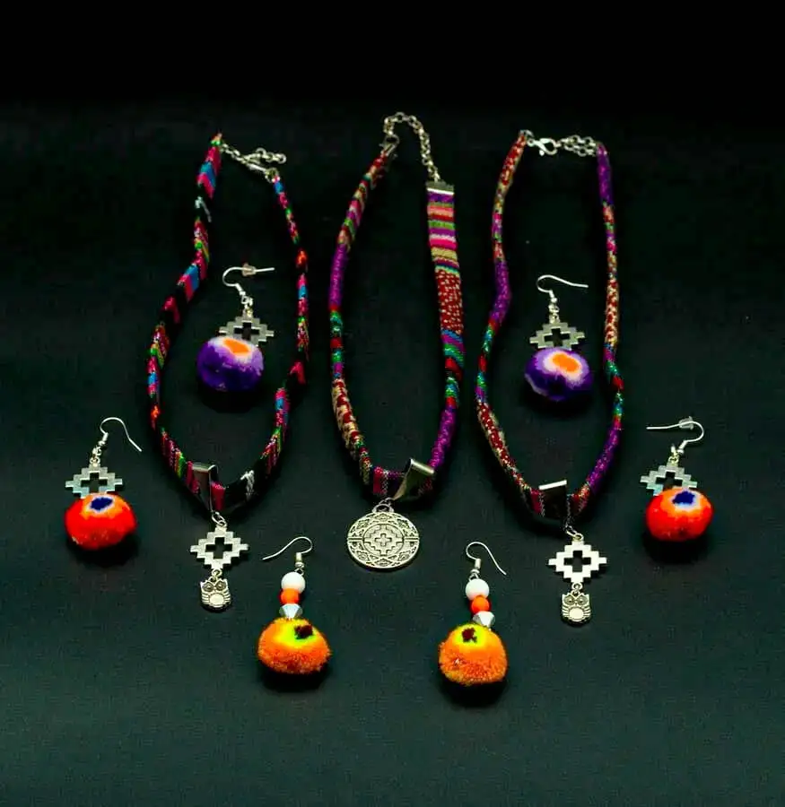 Aretes y joyeria en general personalizados